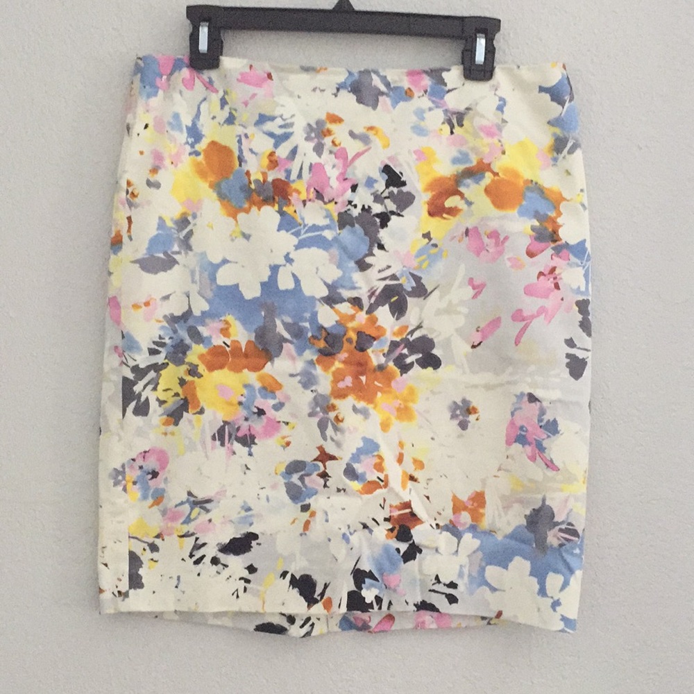 The limited floral pencil skirt